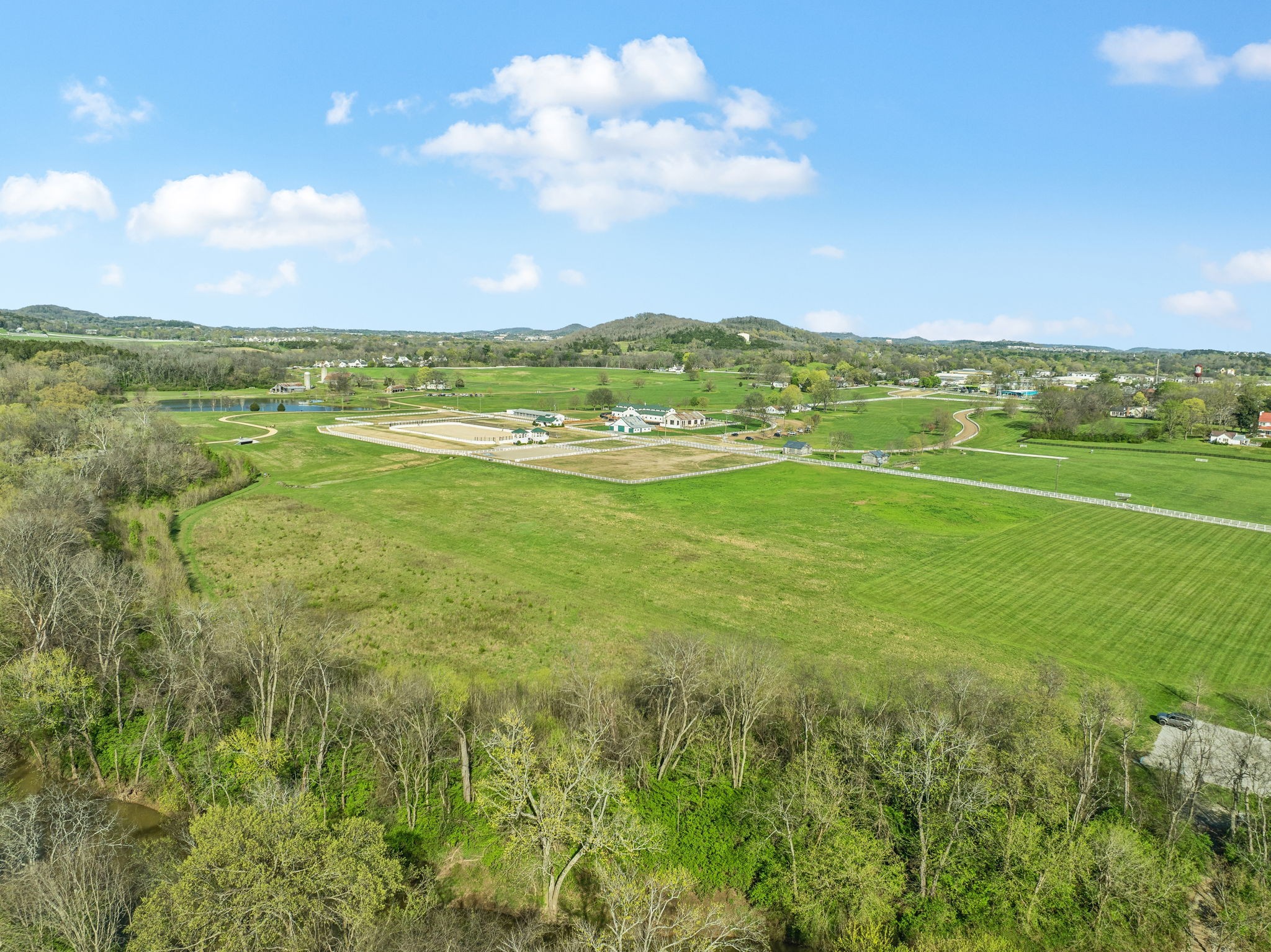 833 Walden Dr