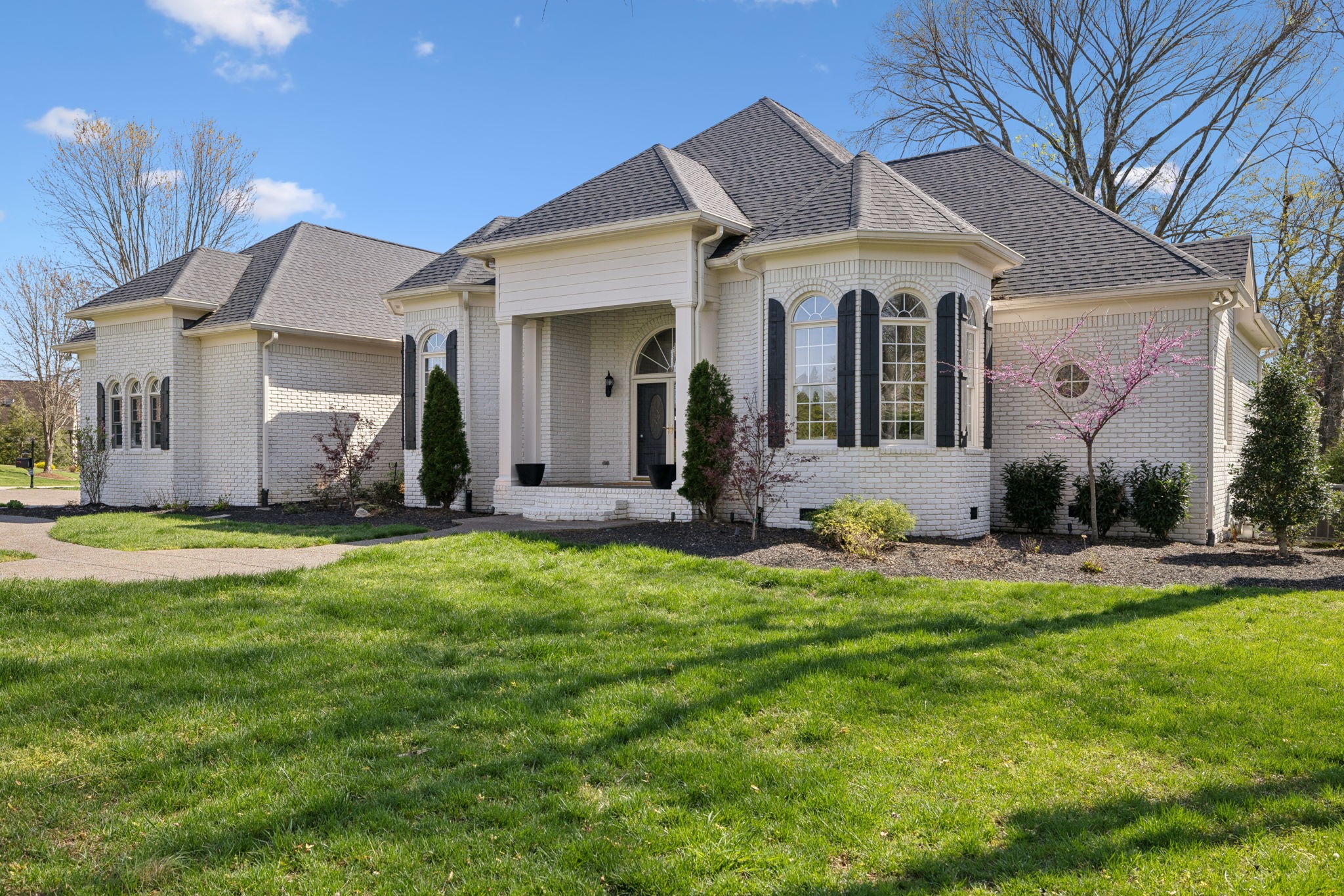 833 Walden Dr