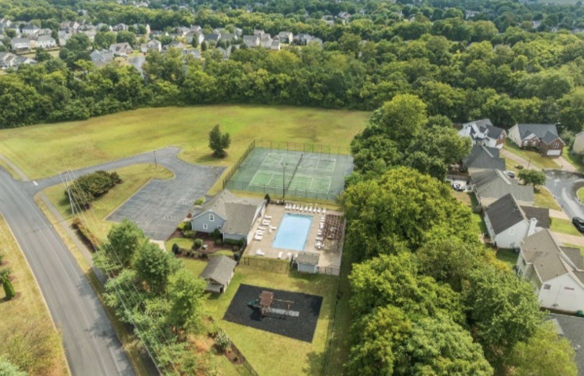 1002 McKenna Dr