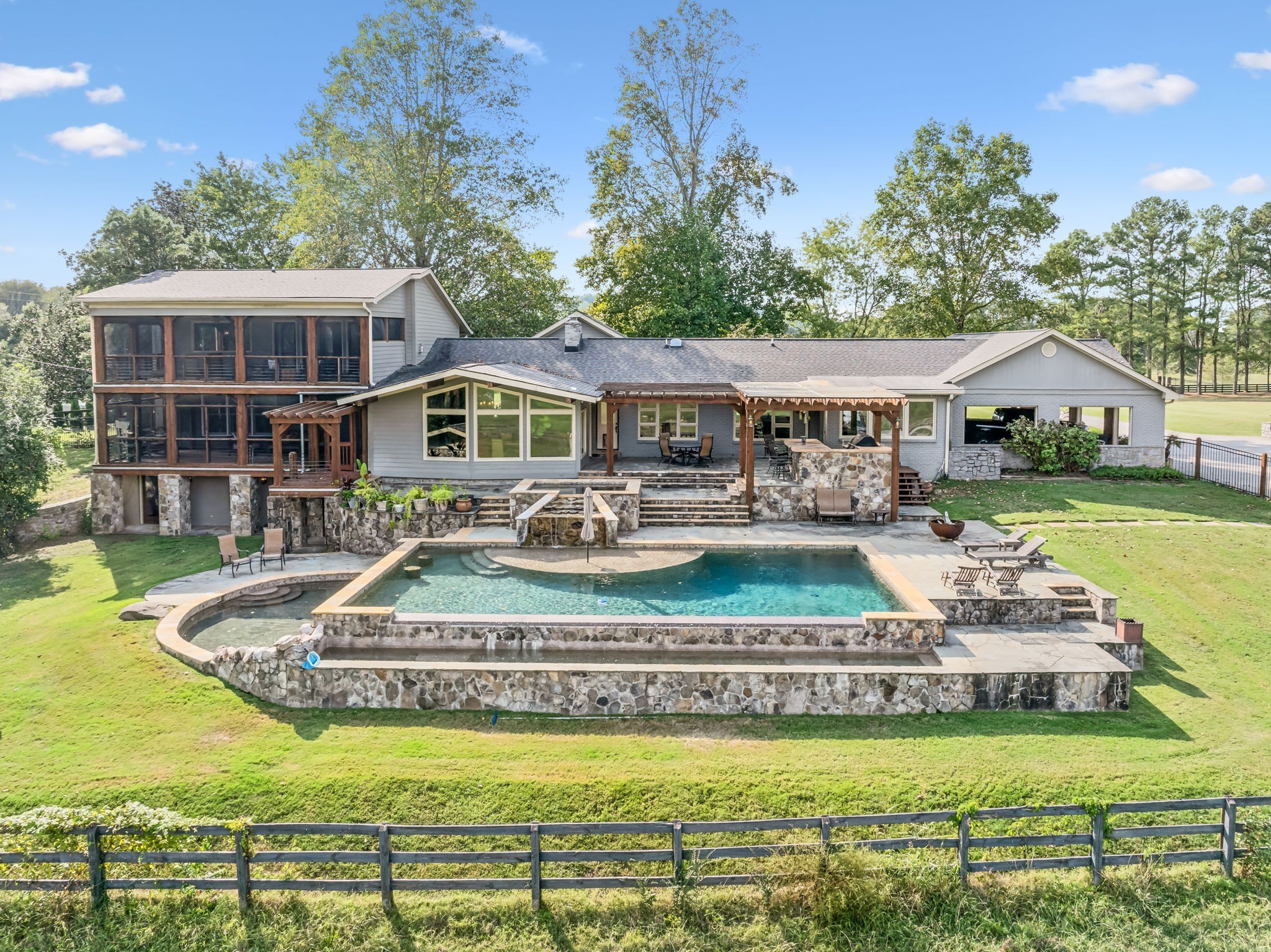 2864 Sawyer Bend Rd