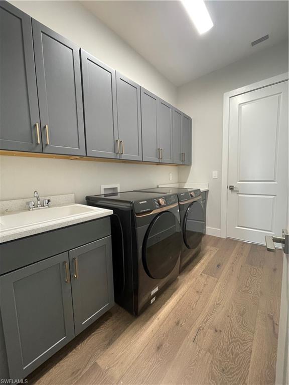 3656 Sapphire Cove CIR