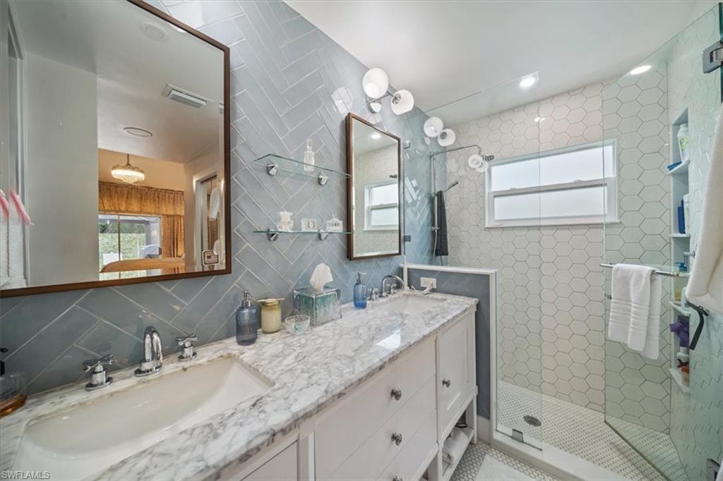 105 Saint James WAY