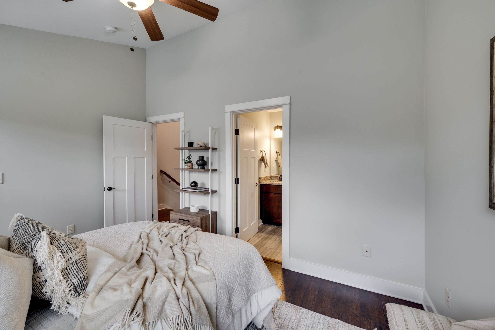 1106 Stratford Ave Unit: 3