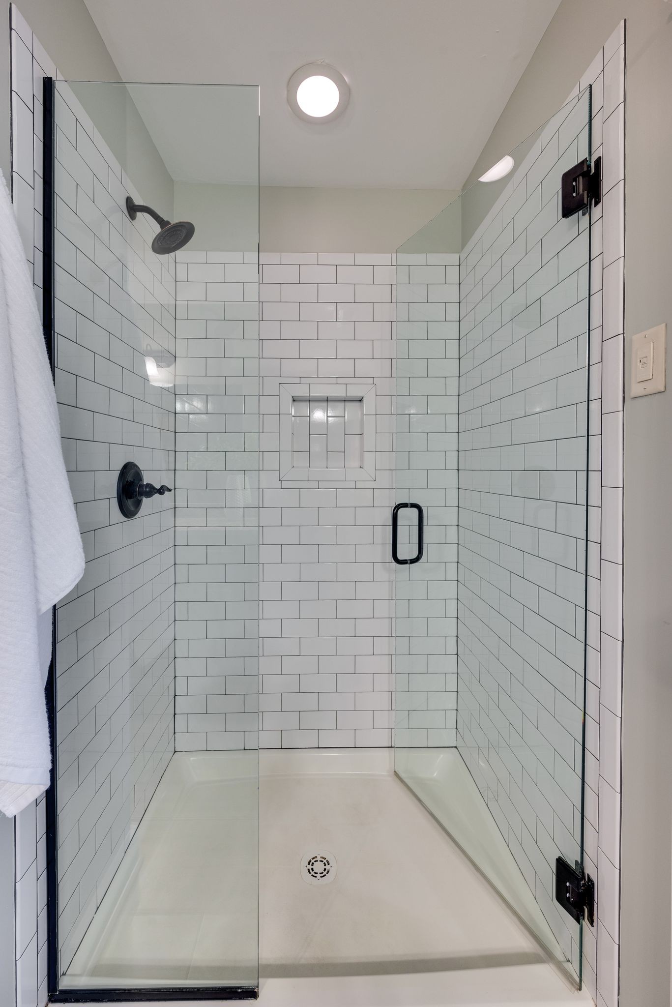 1106 Stratford Ave Unit: 3