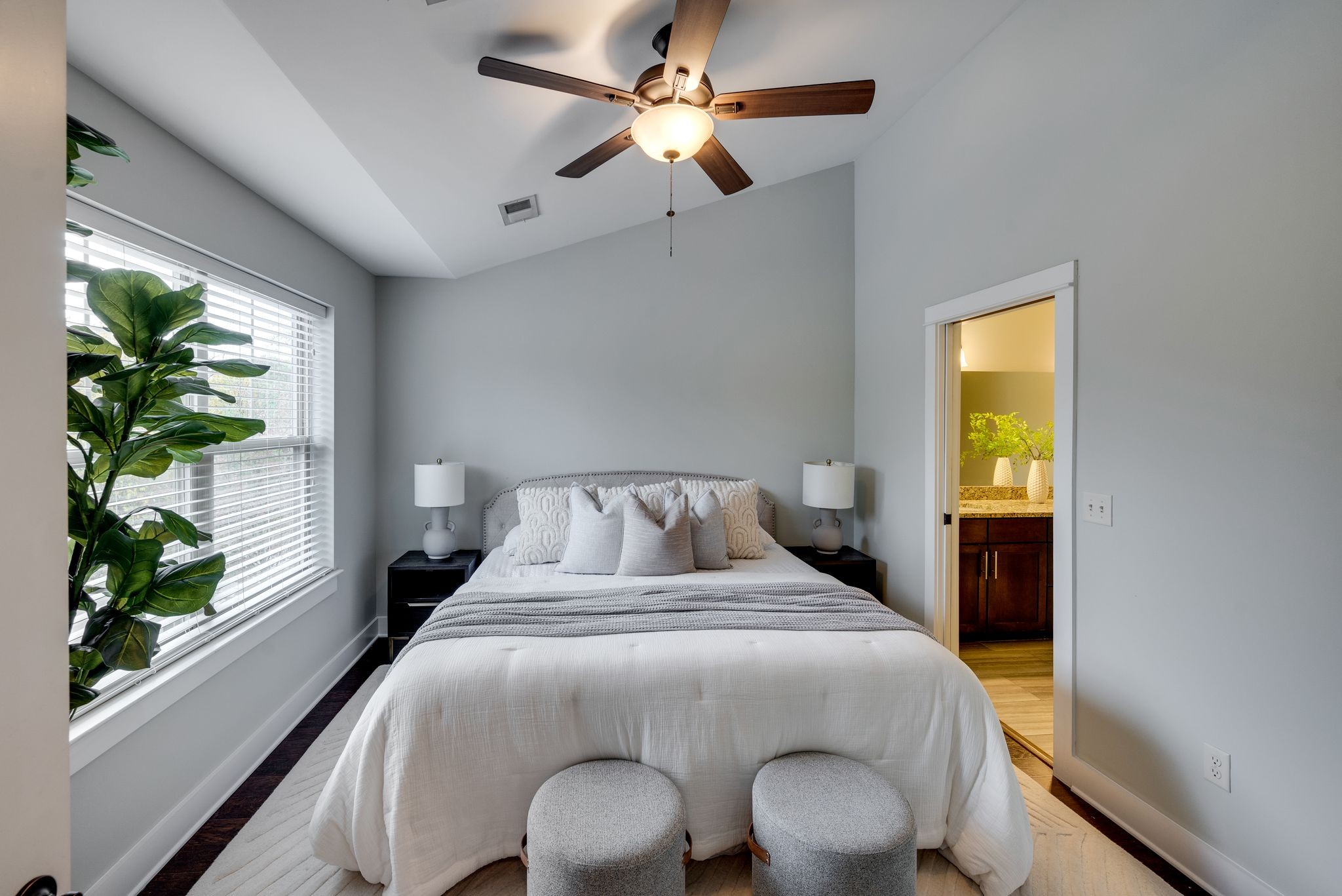 1106 Stratford Ave Unit: 3