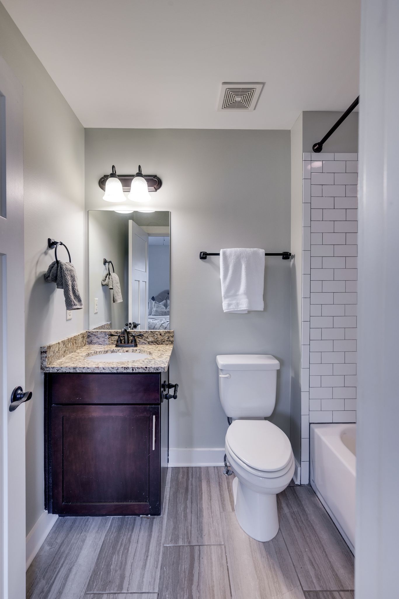 1106 Stratford Ave Unit: 3