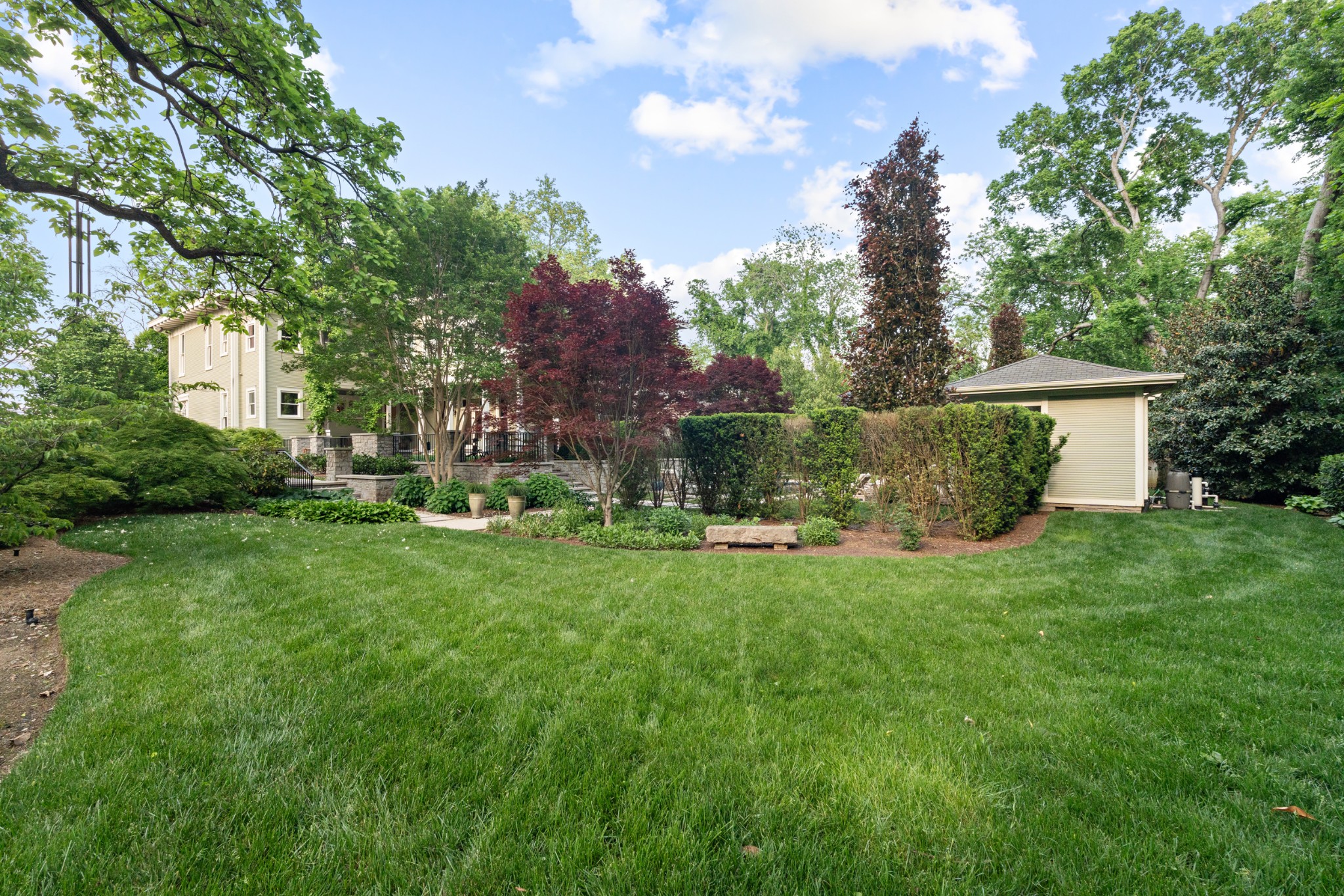 1015 Clifton Ln