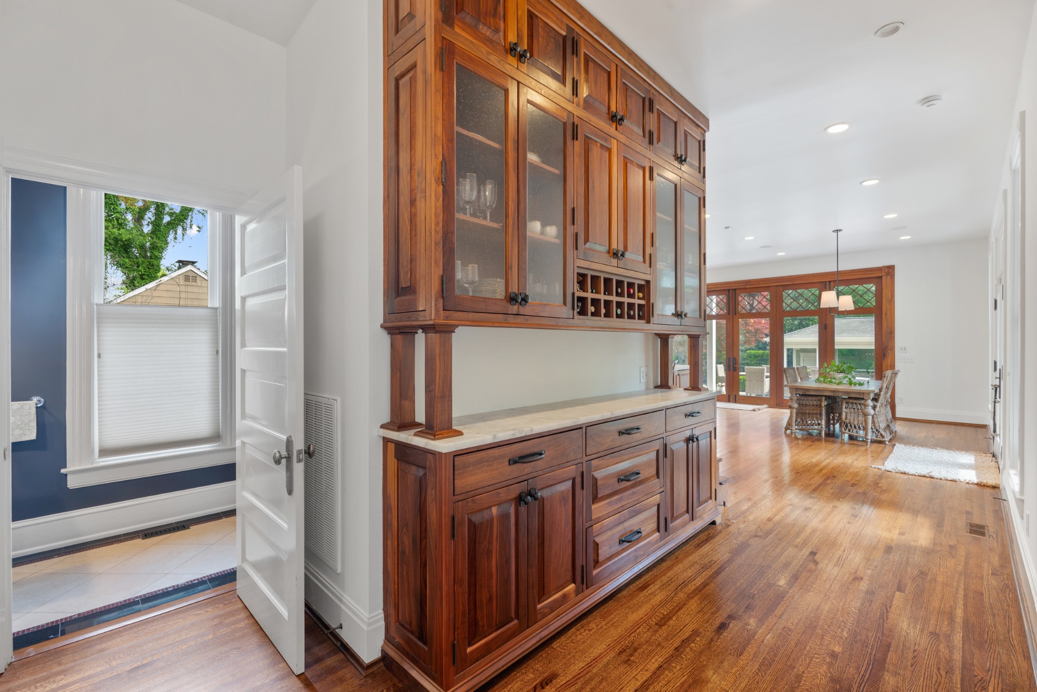 1015 Clifton Ln