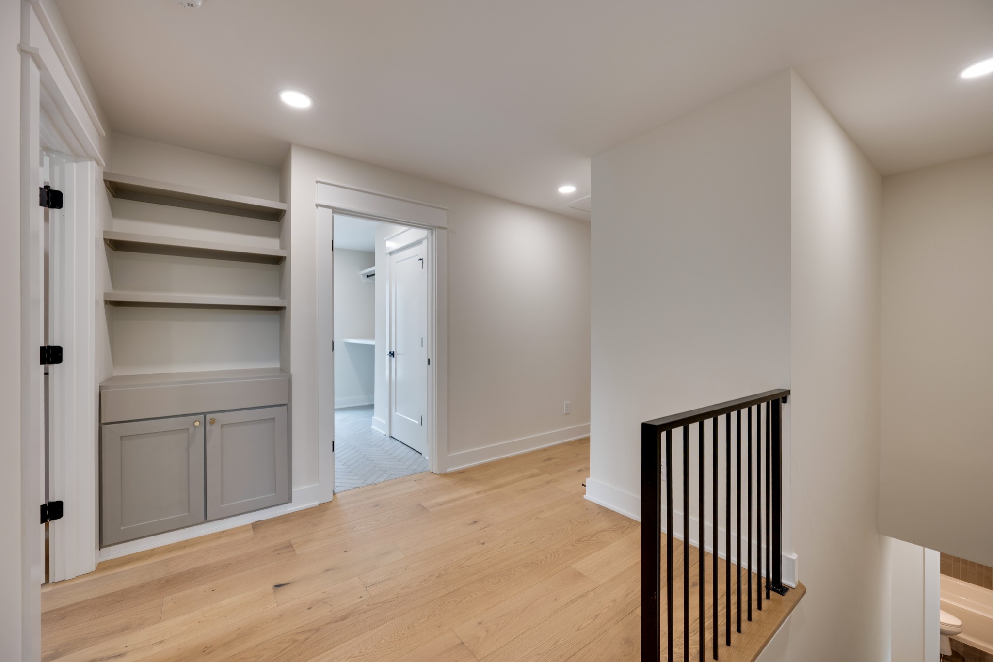 704 Stockell St
