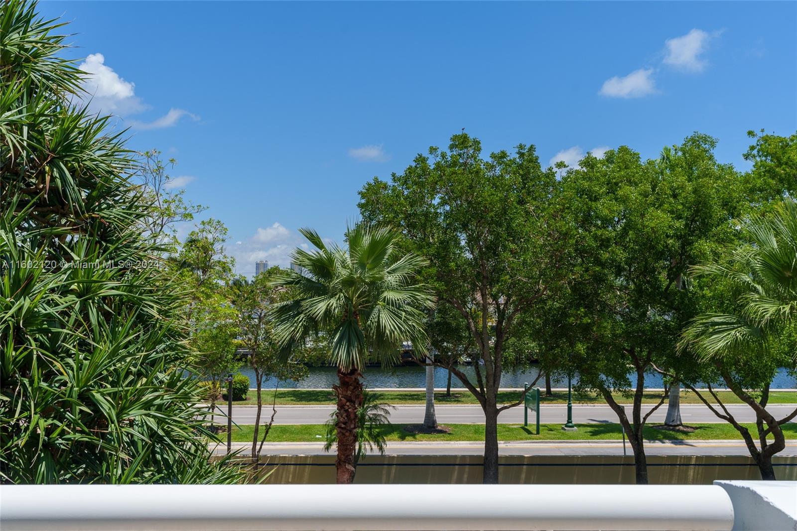 3600 Yacht Club Dr # 202