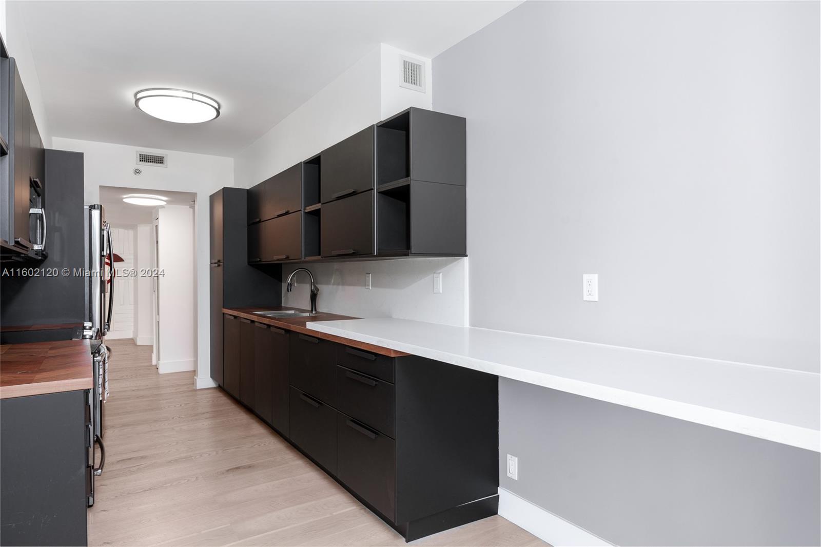 3600 Yacht Club Dr # 202