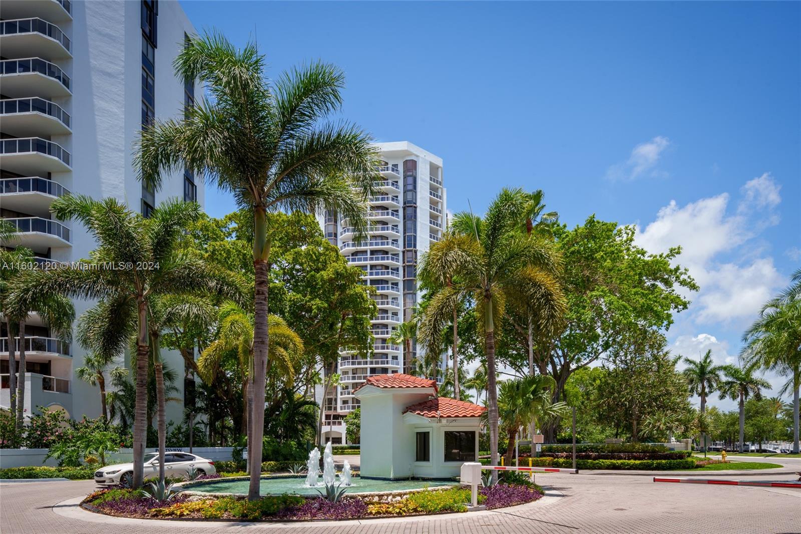 3600 Yacht Club Dr # 202