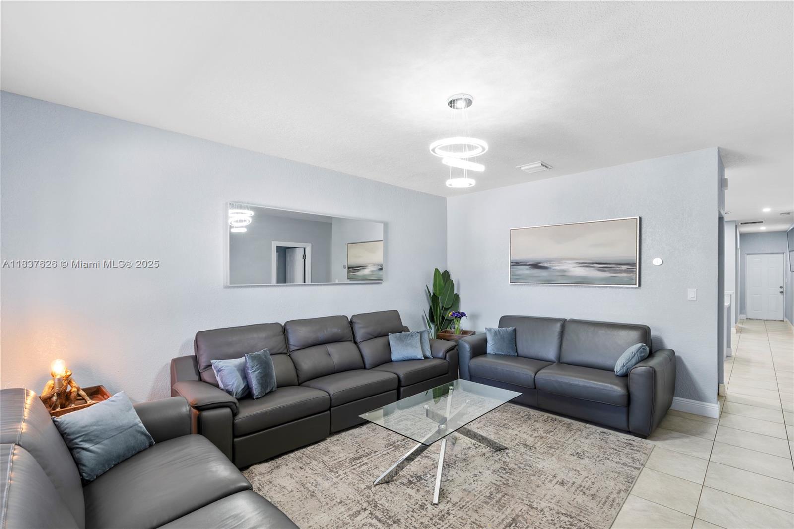 817 NW 1st Ave # 819
