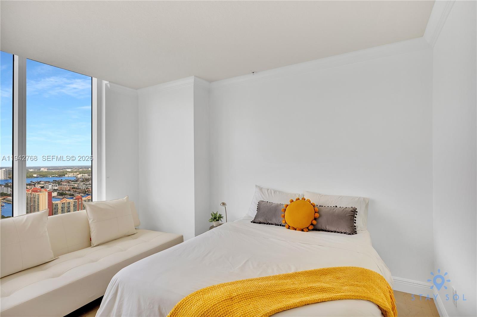 16699 Collins Ave # 4208