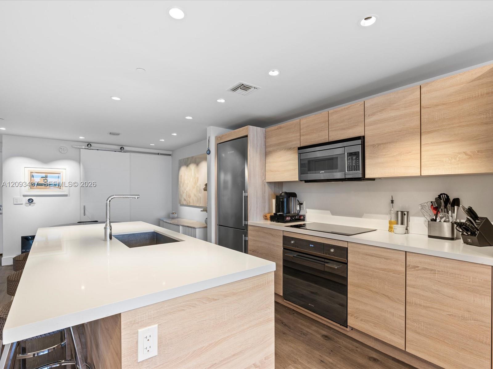 16385 Biscayne Blvd # 3103