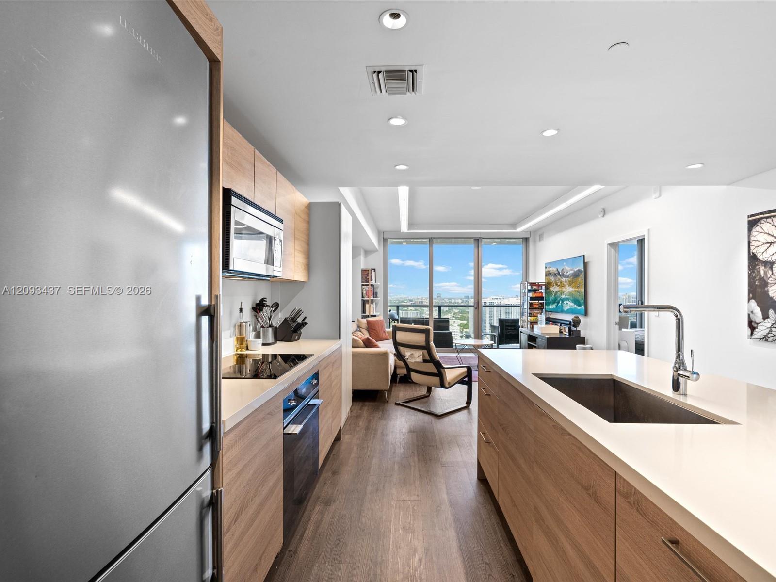 16385 Biscayne Blvd # 3103
