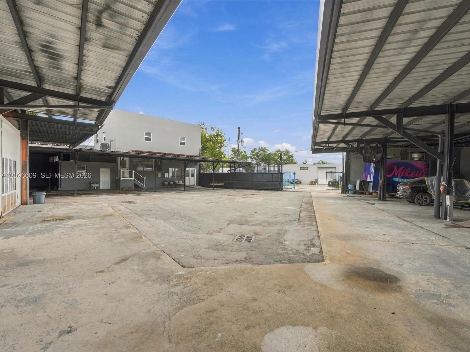 17200 NW 2nd Ct