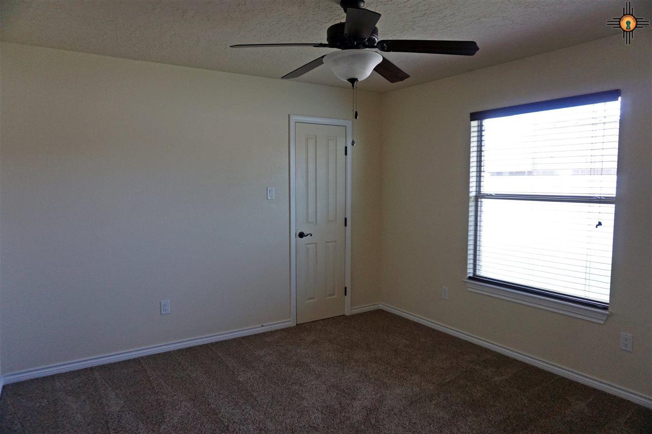 2412 Northglen