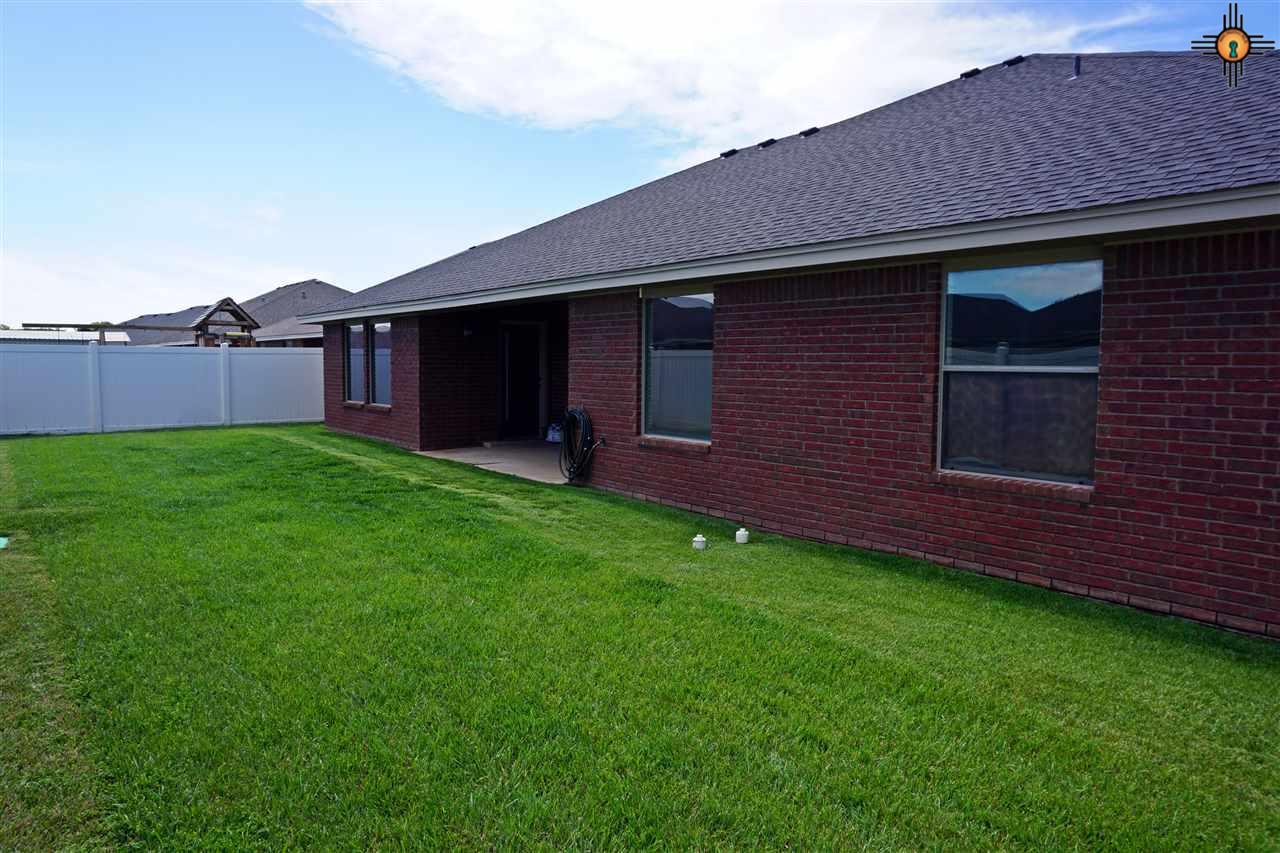 2412 Northglen