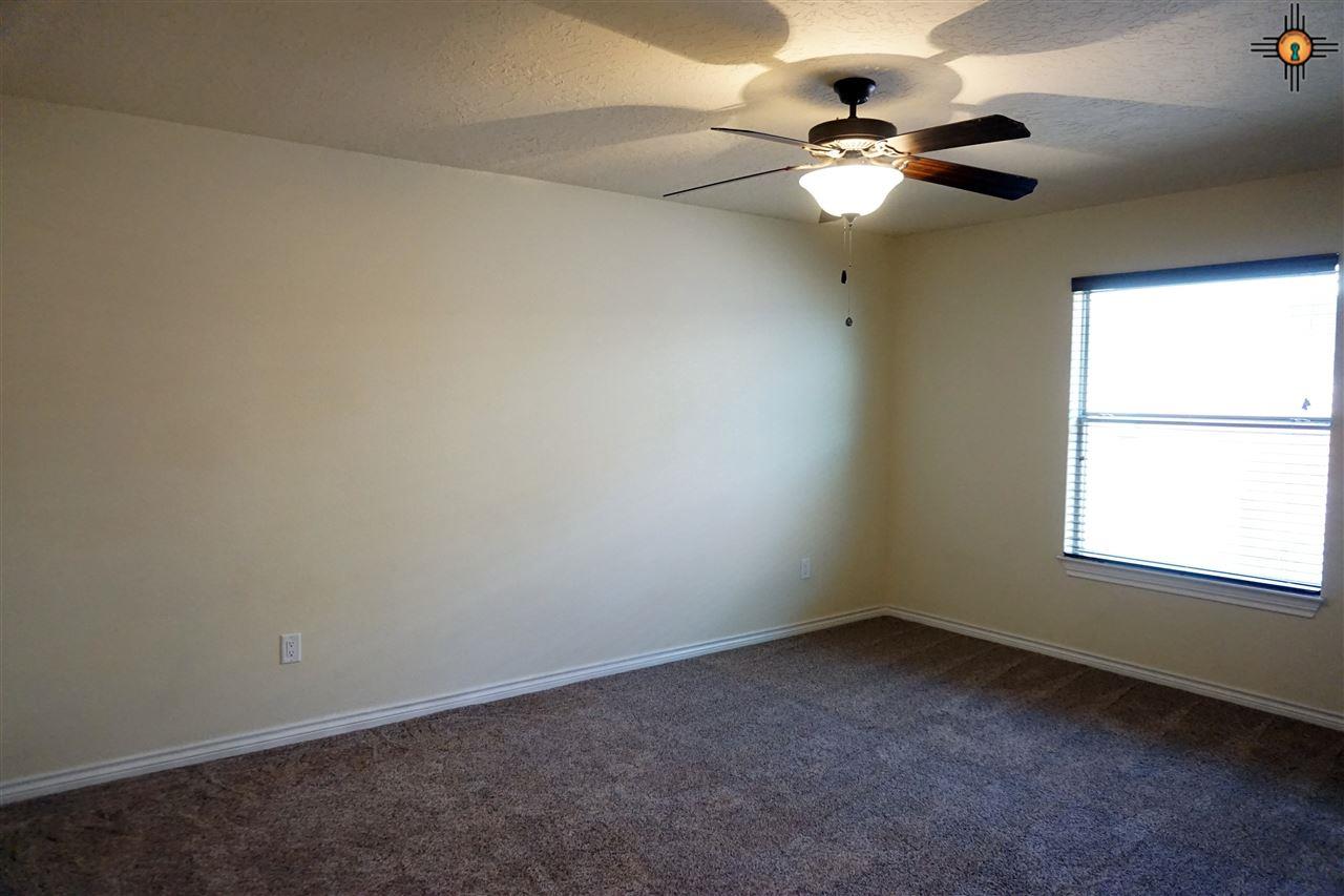 2412 Northglen
