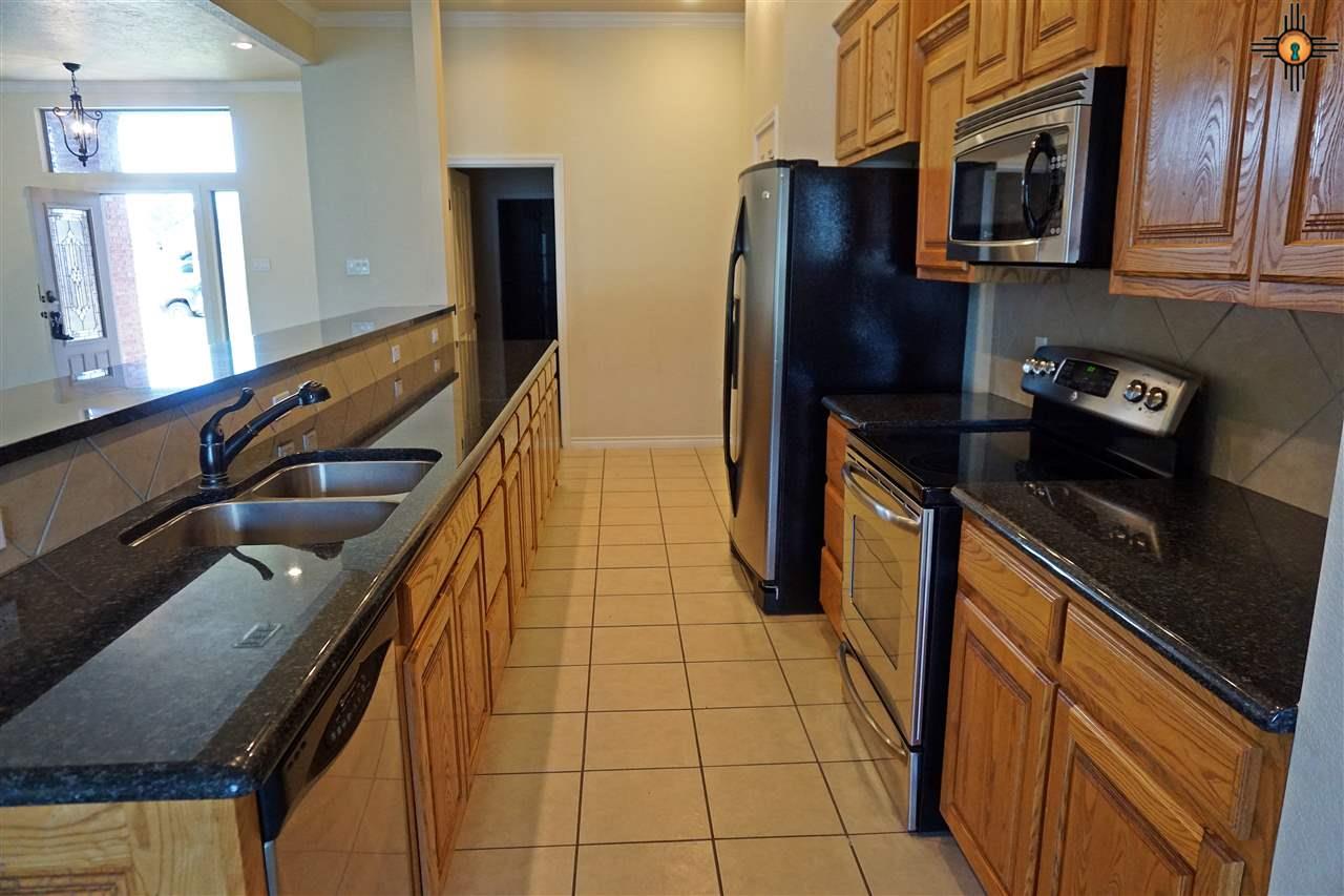 2412 Northglen