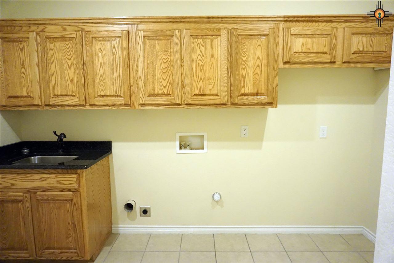 2412 Northglen