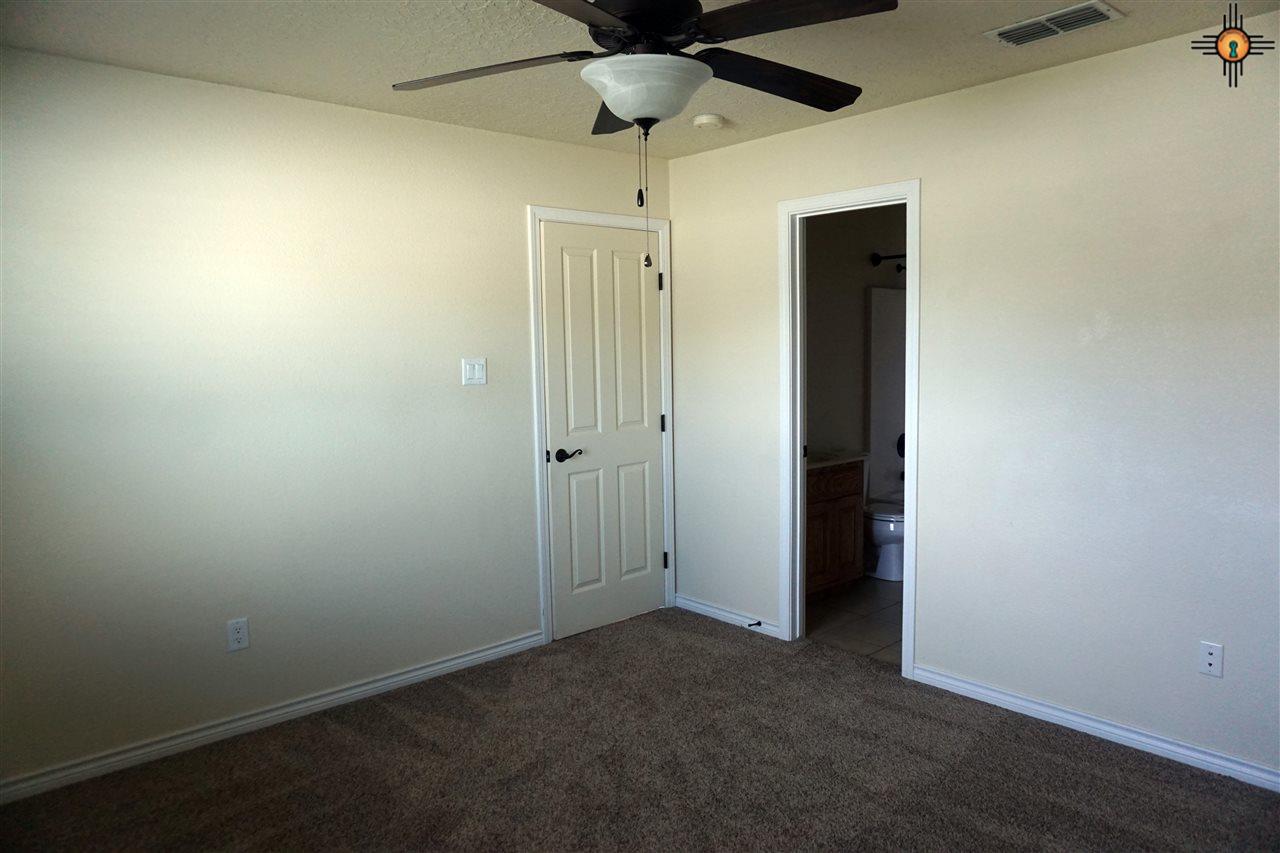 2412 Northglen