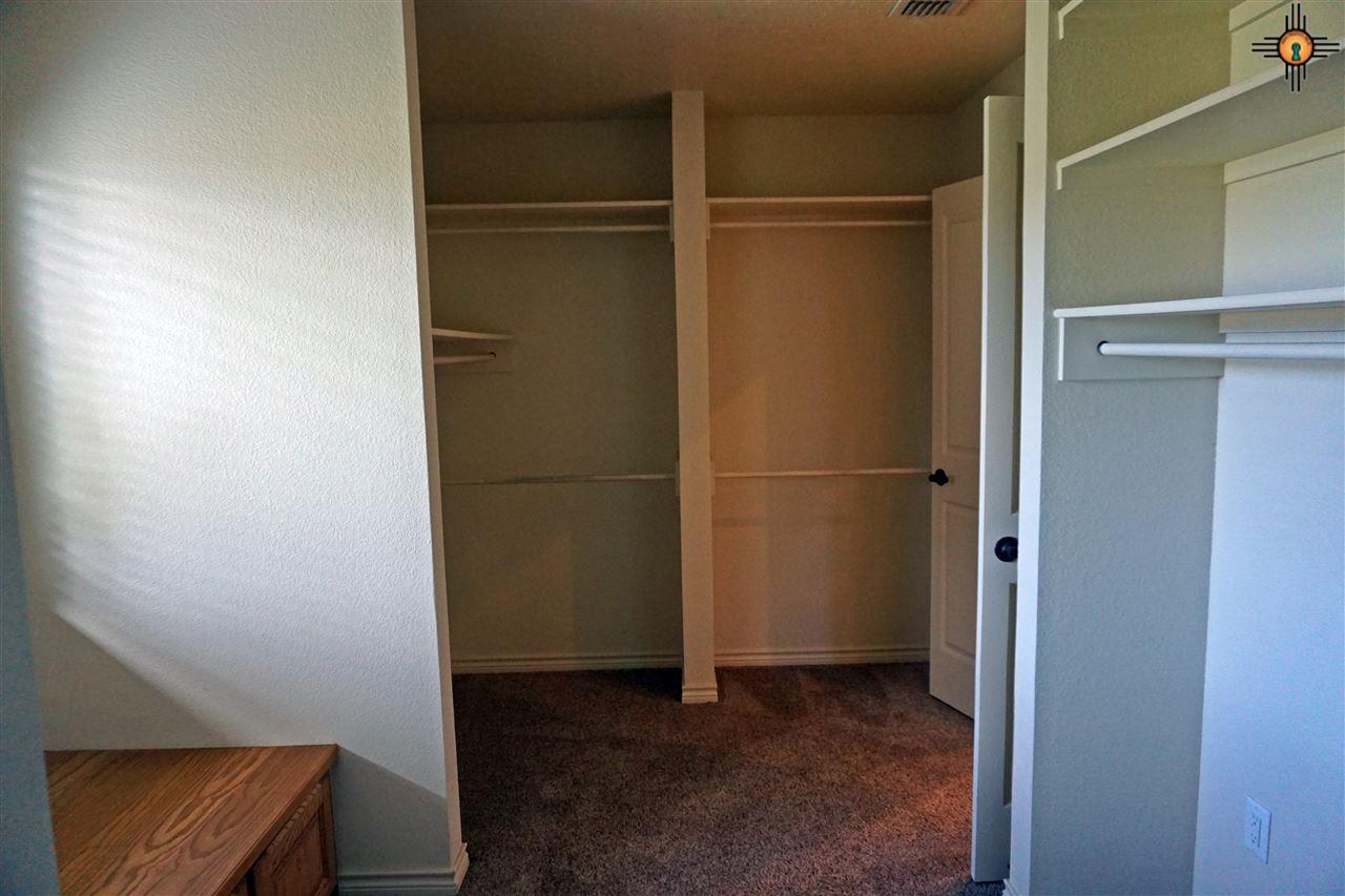 2412 Northglen