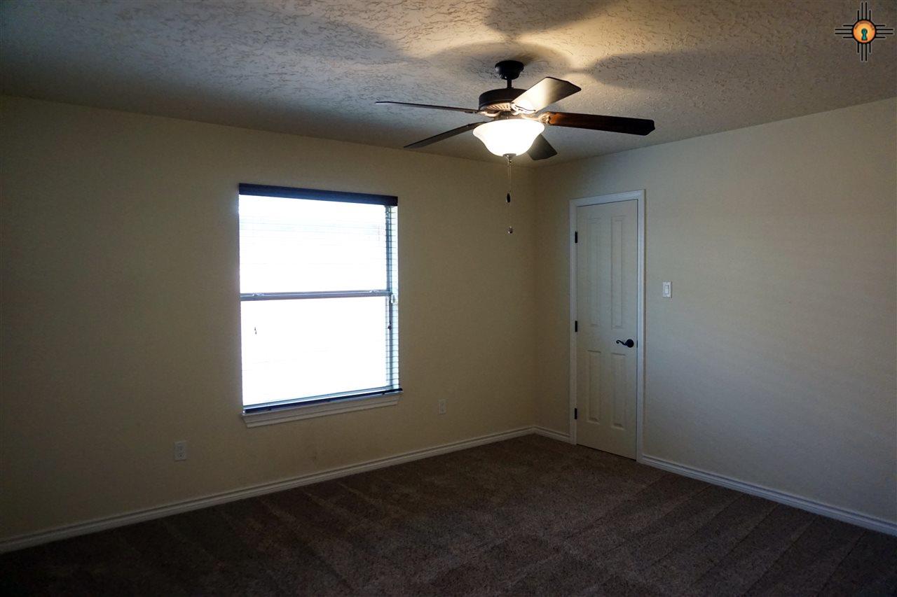 2412 Northglen