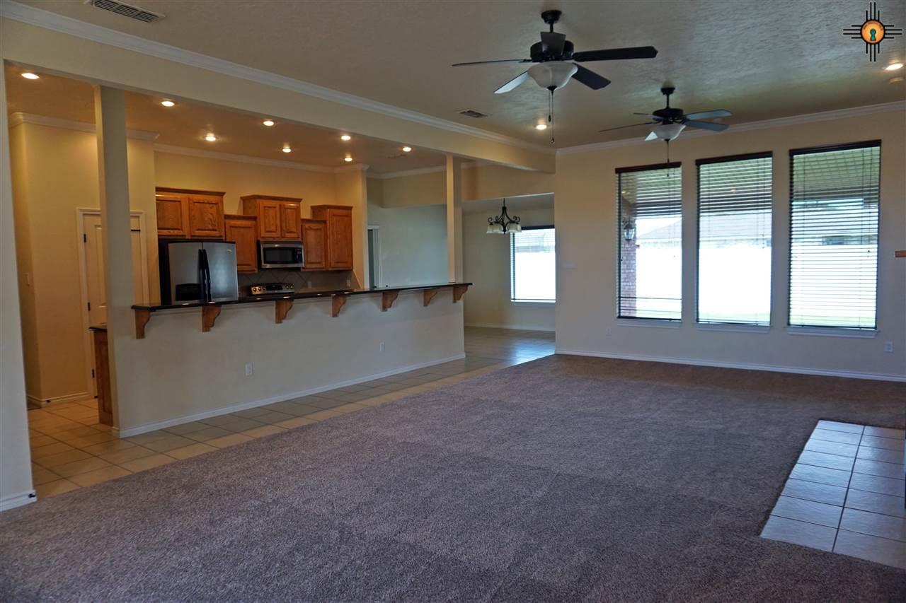 2412 Northglen