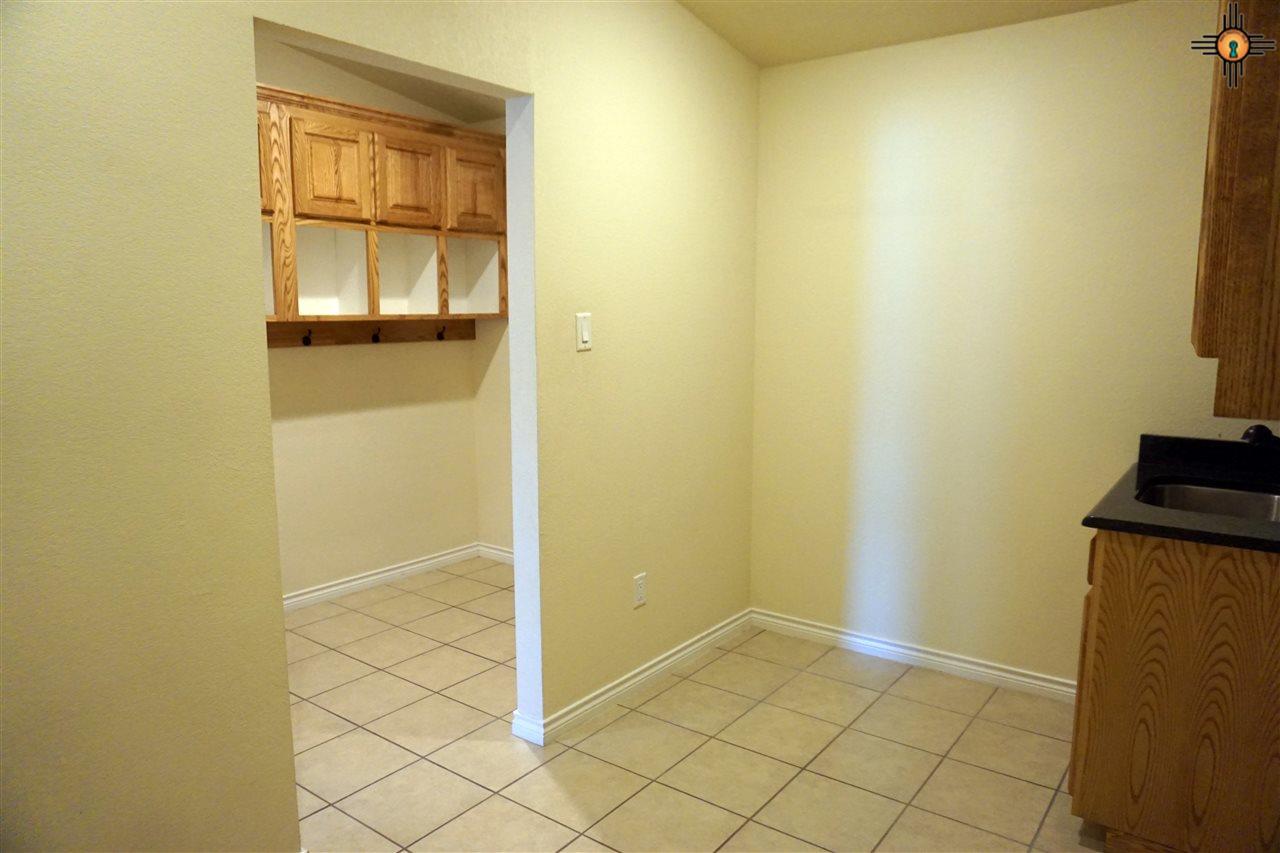2412 Northglen