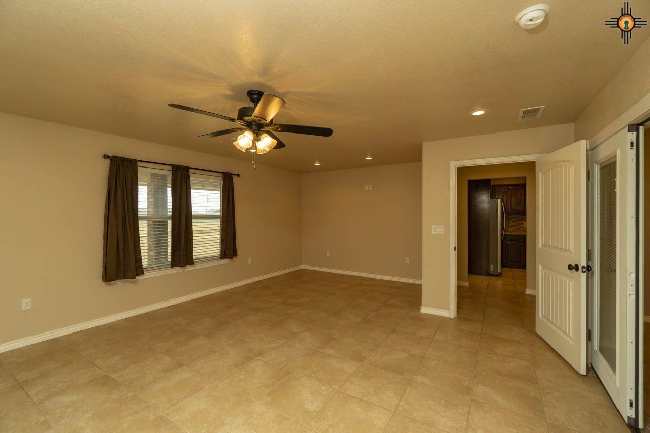 1029 Tall Grass