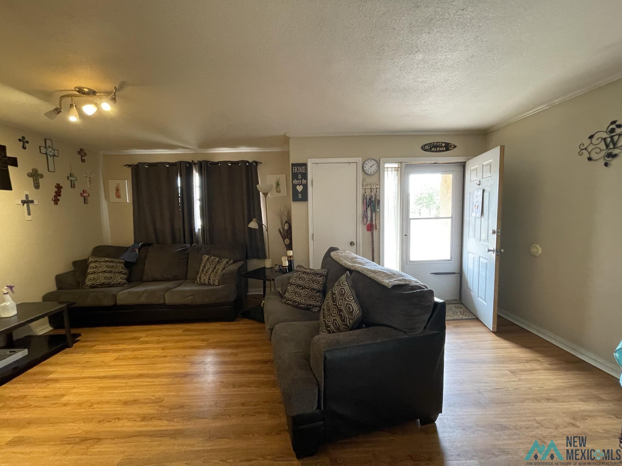 1102 E 4th Street