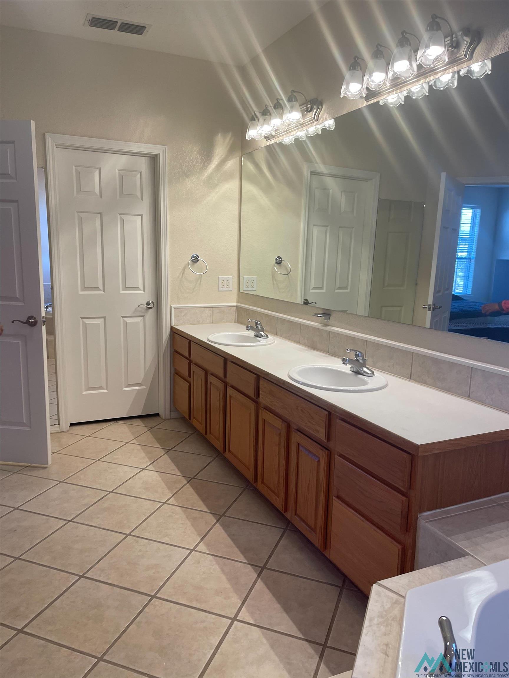 1311 Oakwood Circle