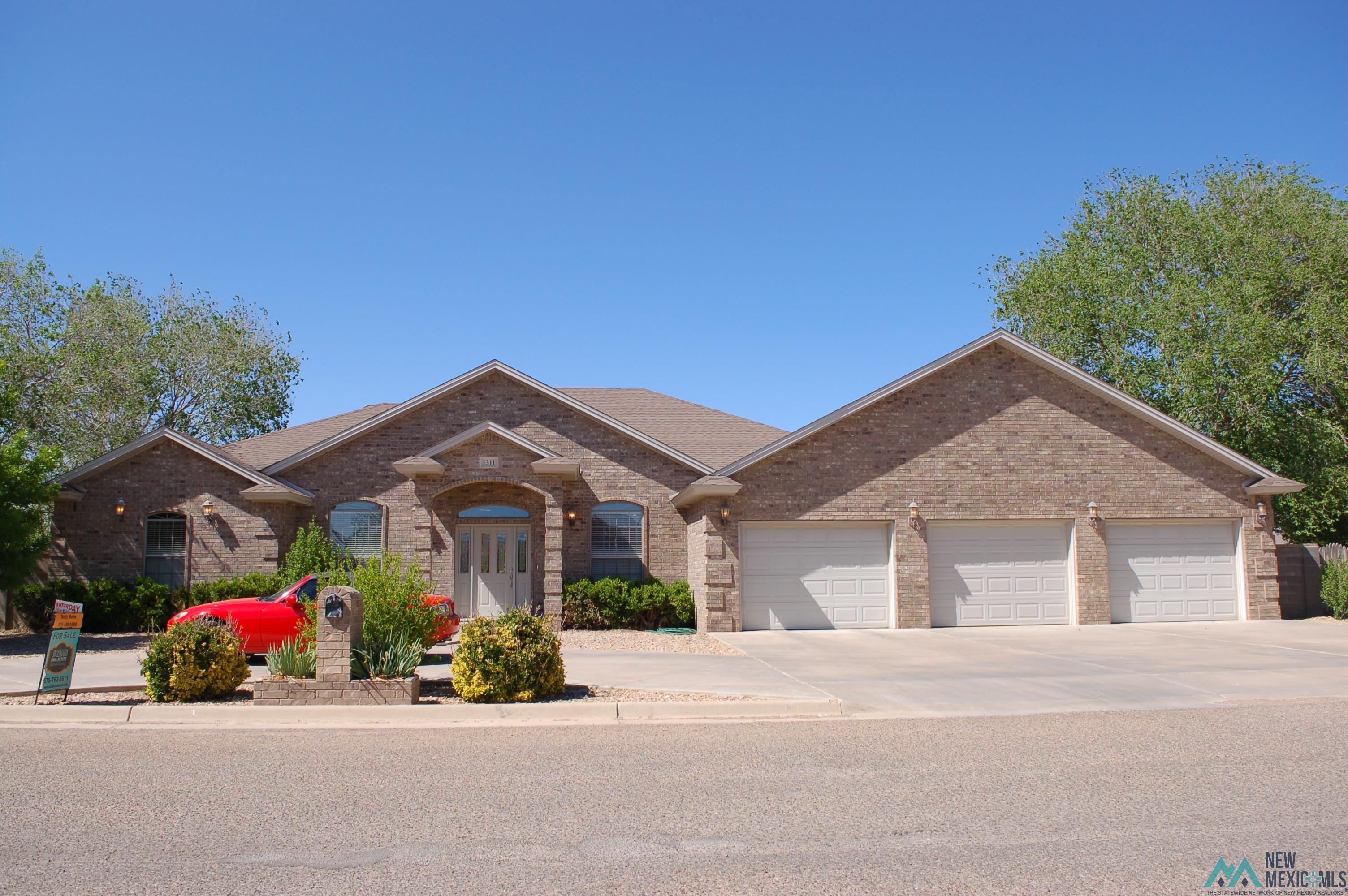 1311 Oakwood Circle