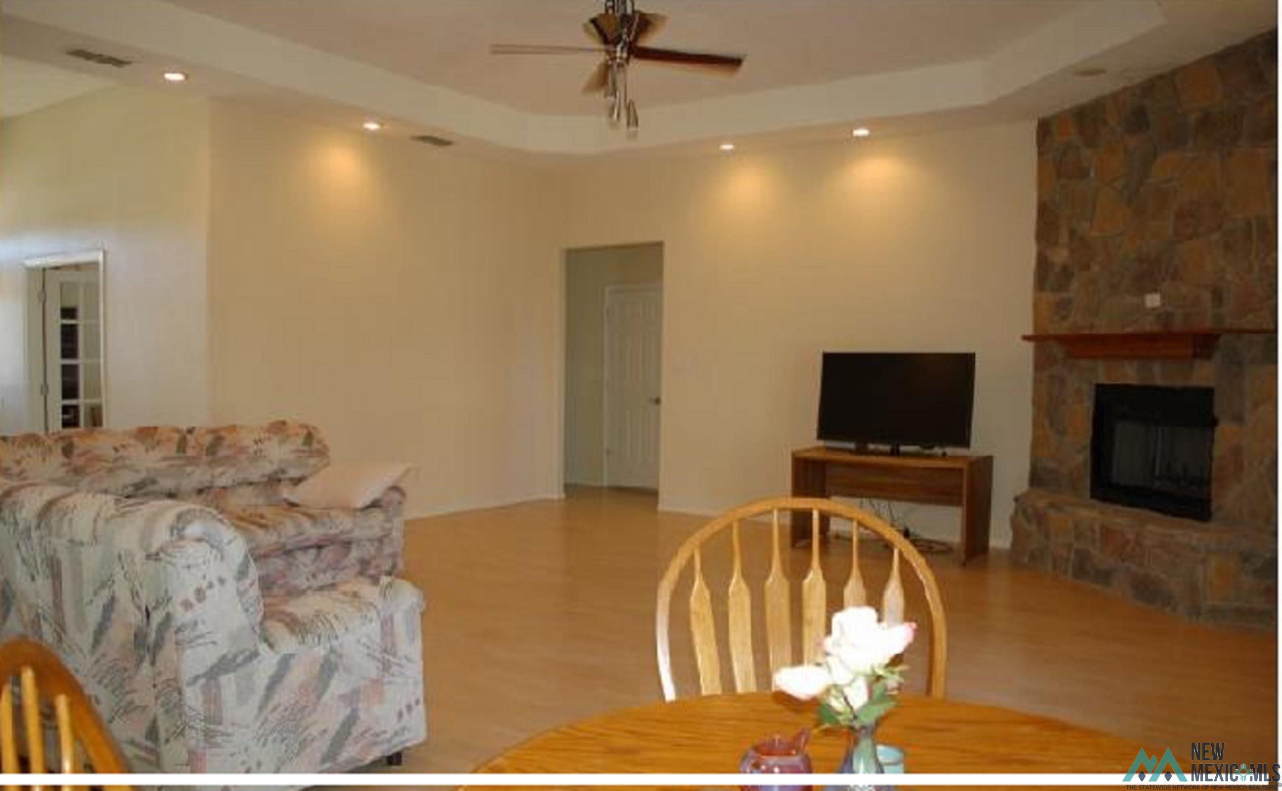 1311 Oakwood Circle