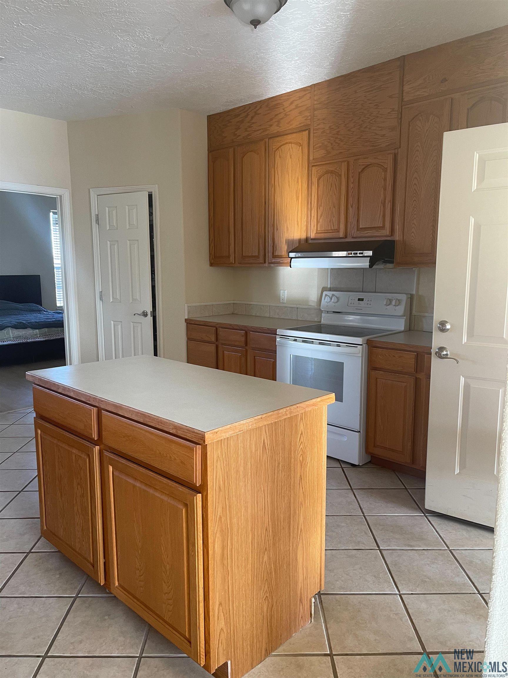 1311 Oakwood Circle