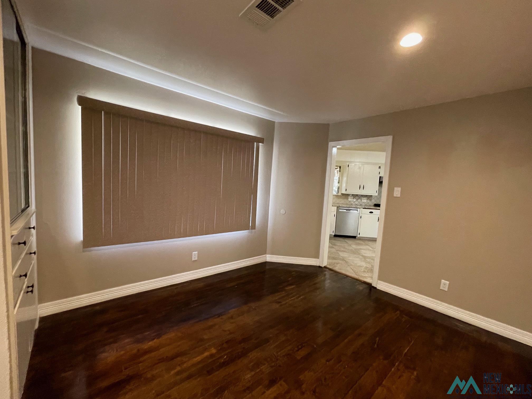 2901 Axtell Drive