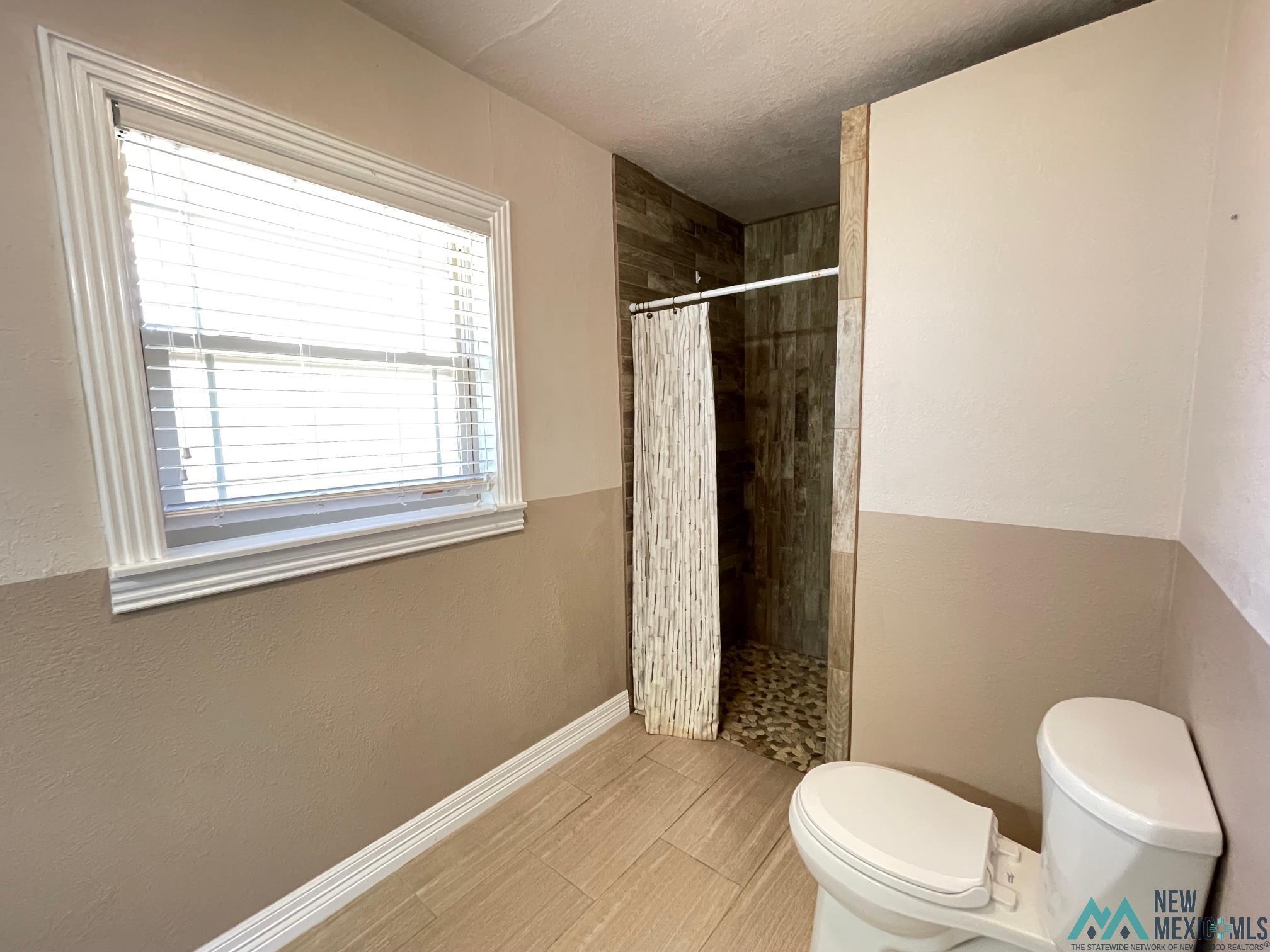 2901 Axtell Drive