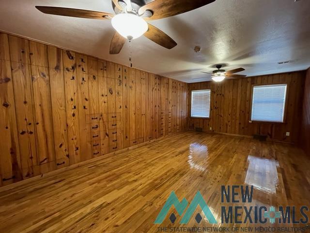2901 Axtell Drive