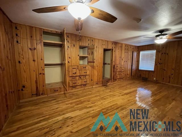 2901 Axtell Drive