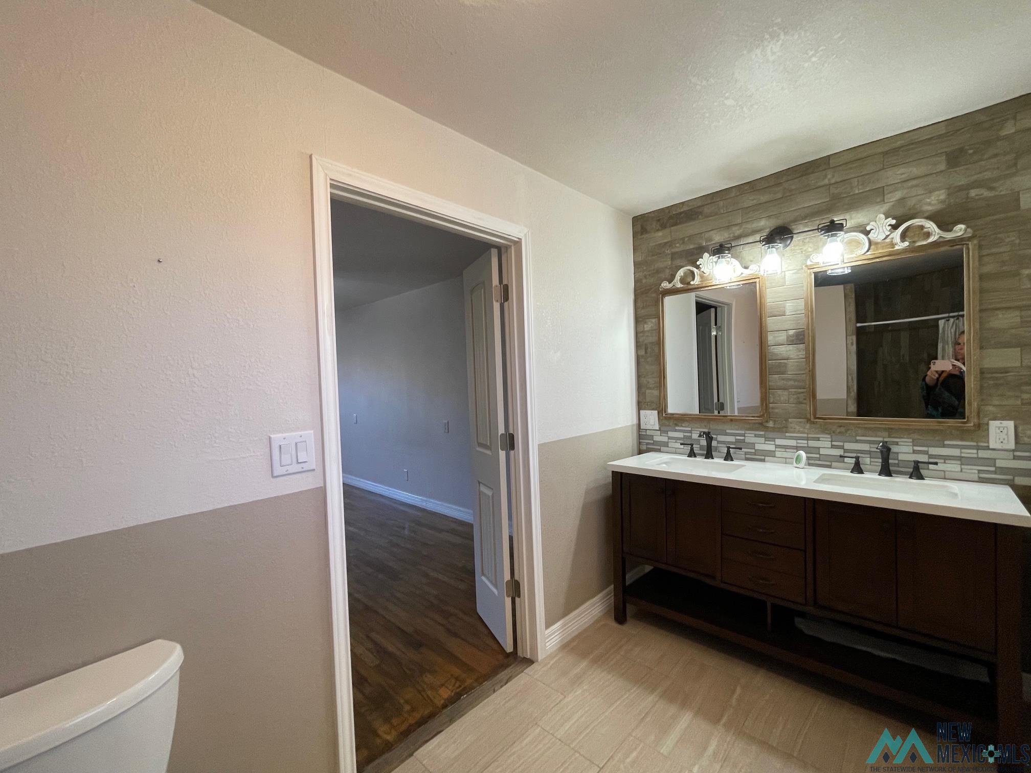 2901 Axtell Drive