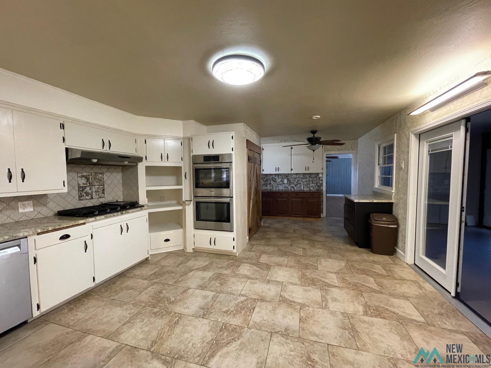 2901 Axtell Drive