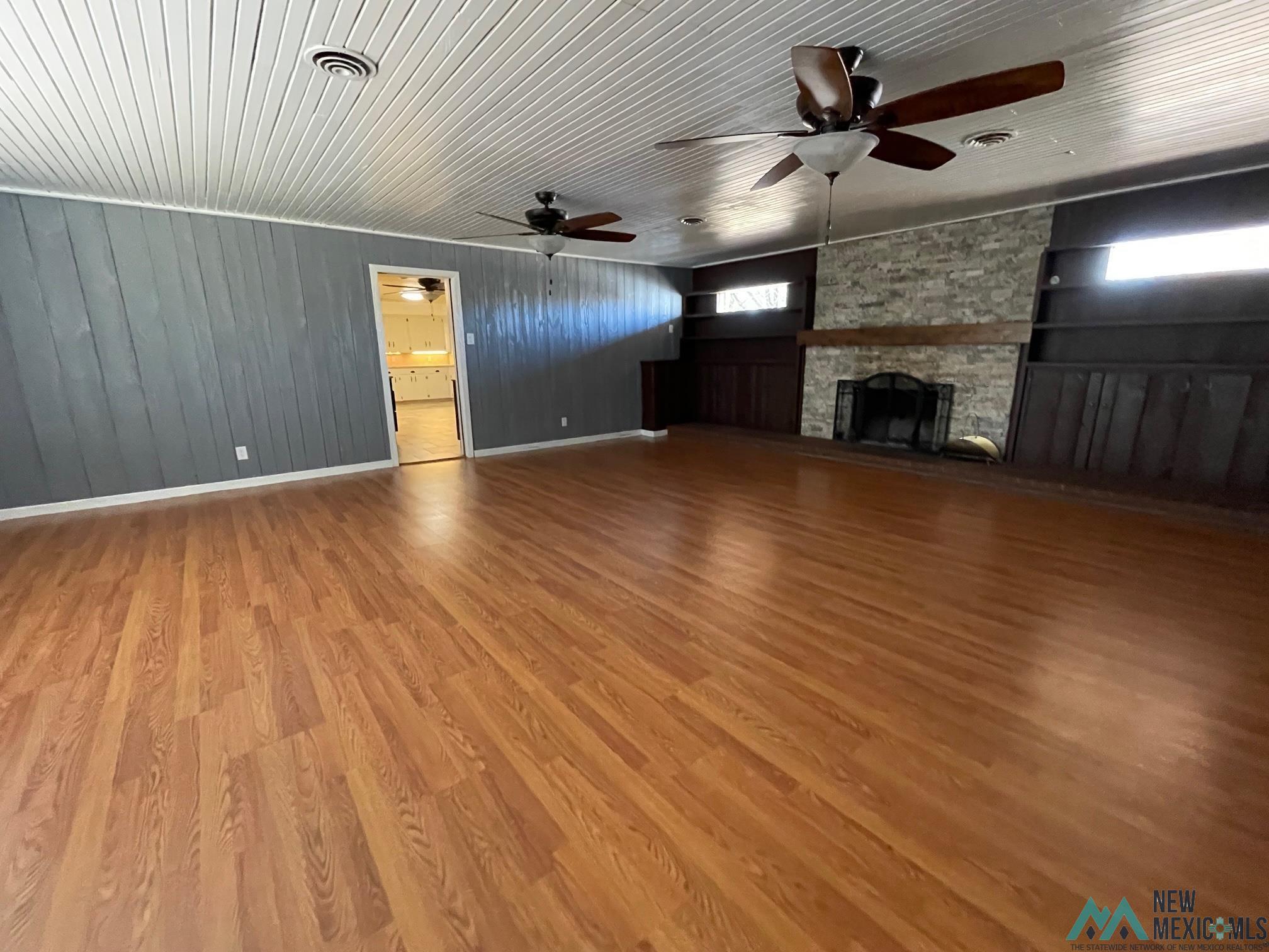 2901 Axtell Drive
