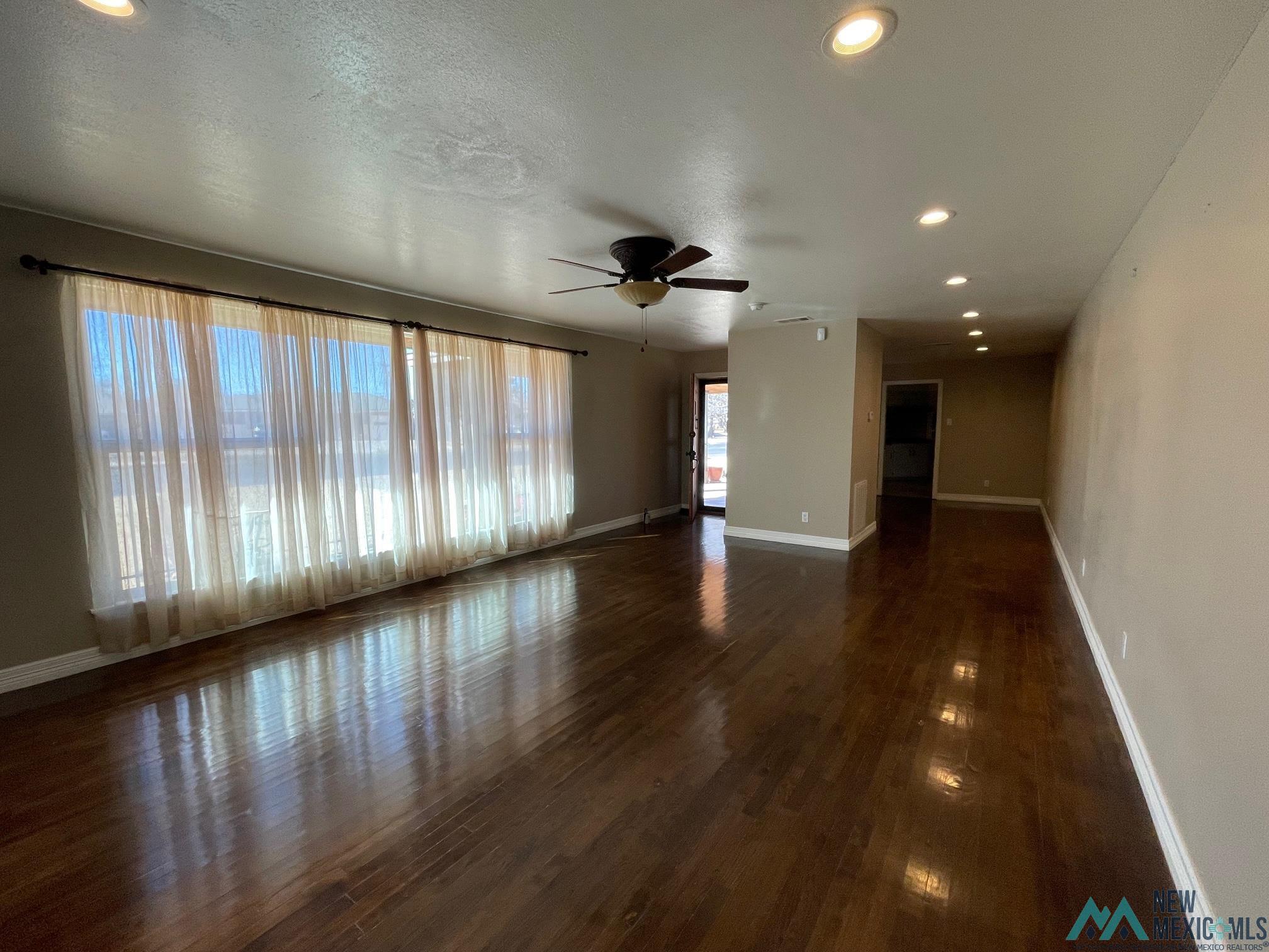 2901 Axtell Drive
