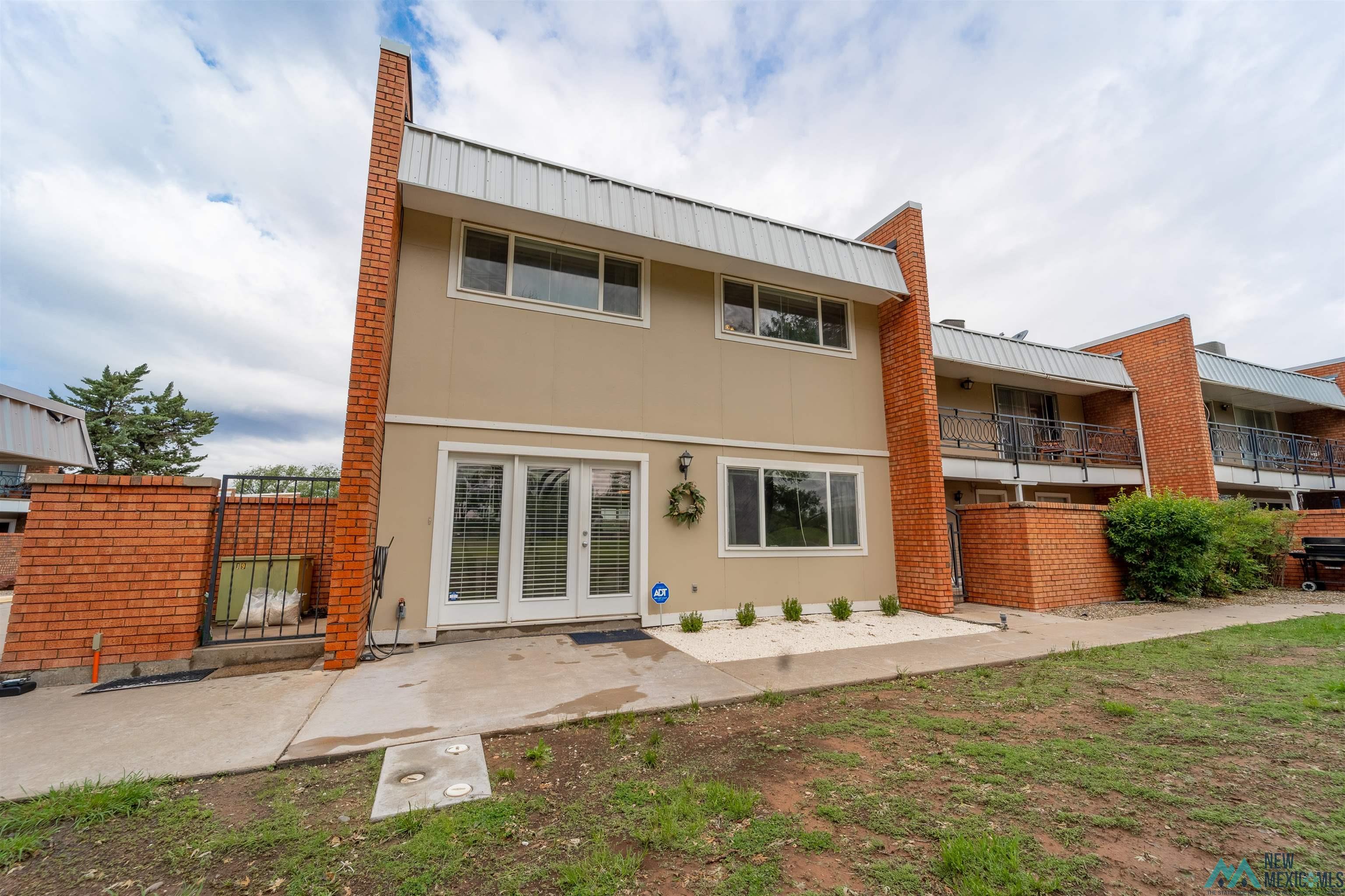 1400 Fairway #15 Terrace