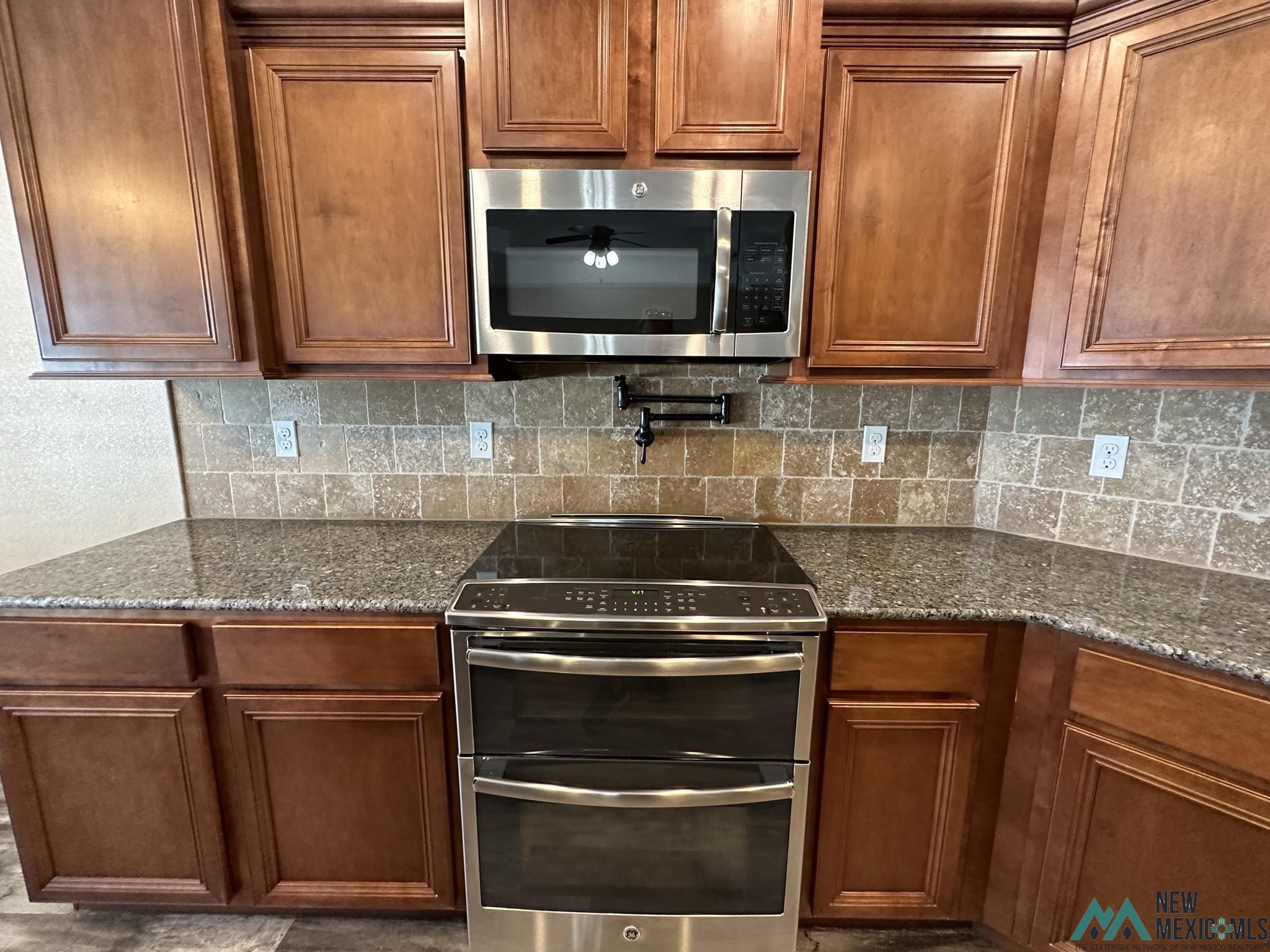 2131 Mockingbird Lane