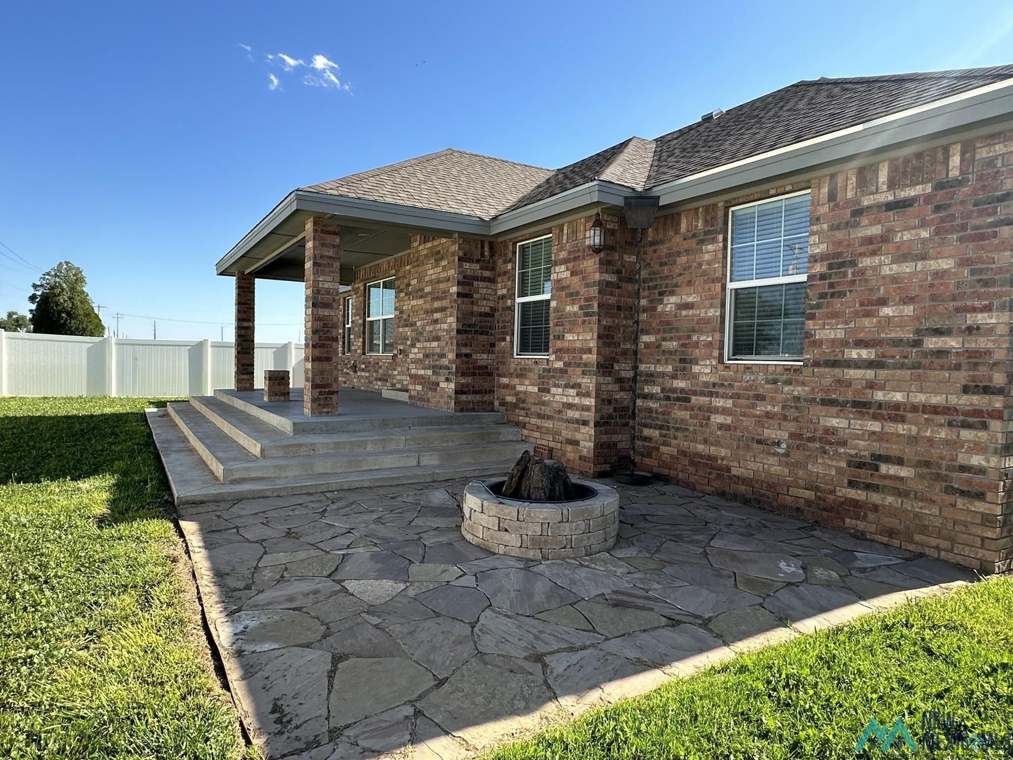 2131 Mockingbird Lane