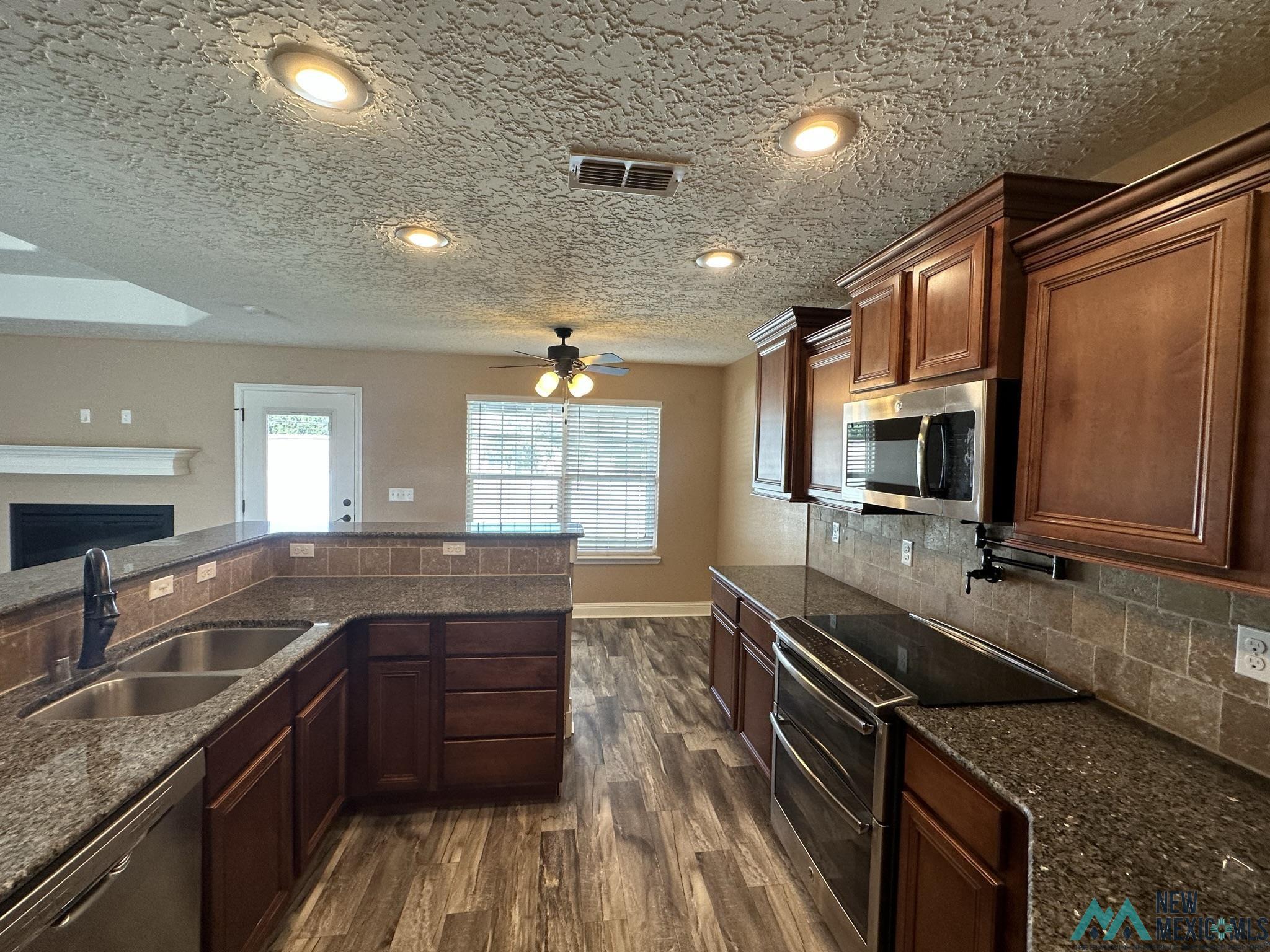 2131 Mockingbird Lane