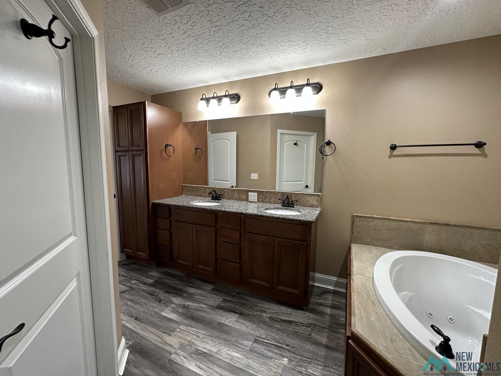 2131 Mockingbird Lane